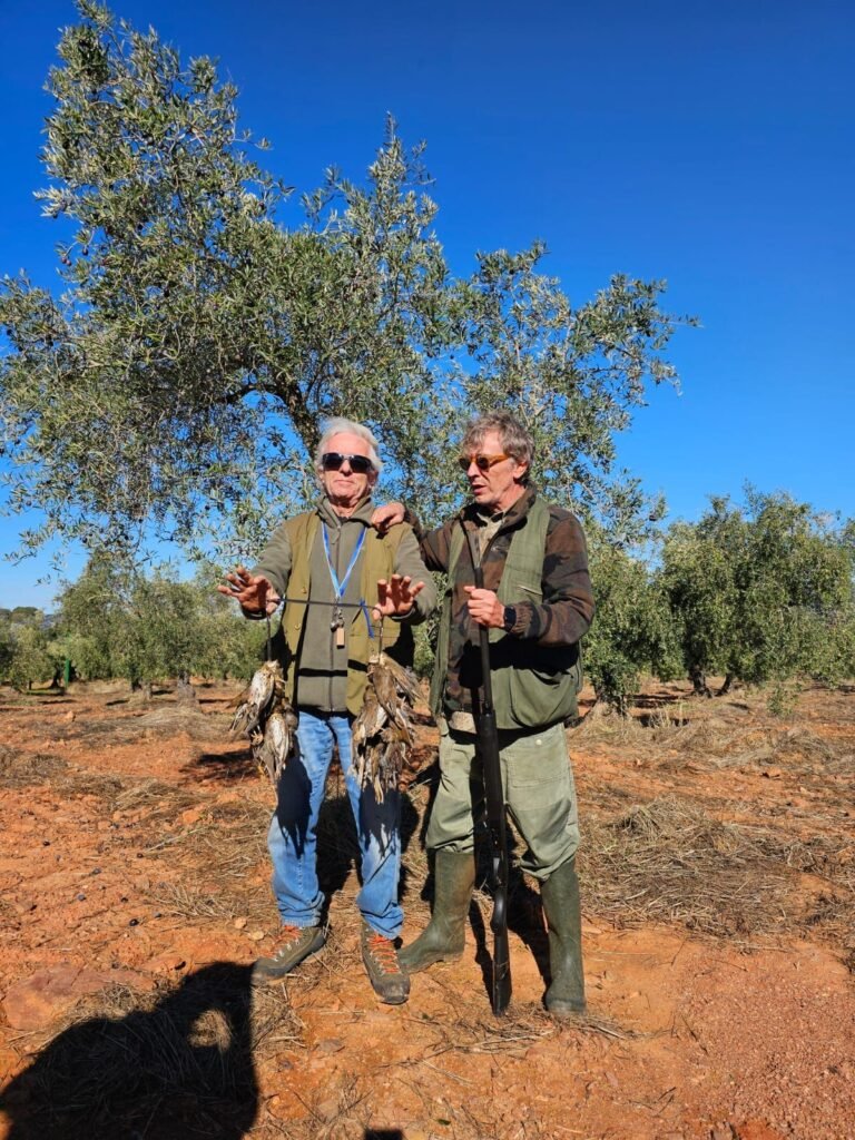 Chasseur lors d'une journée de chasse aux grives avec la Sierra del Oro